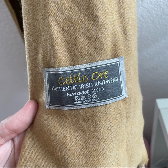 Celtic Ore authentic Irish Scarf - Picture 2 of 2